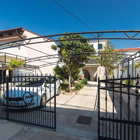 Holiday Home Mari - Modern Holiday House Close To Sea Punat Bagian luar foto